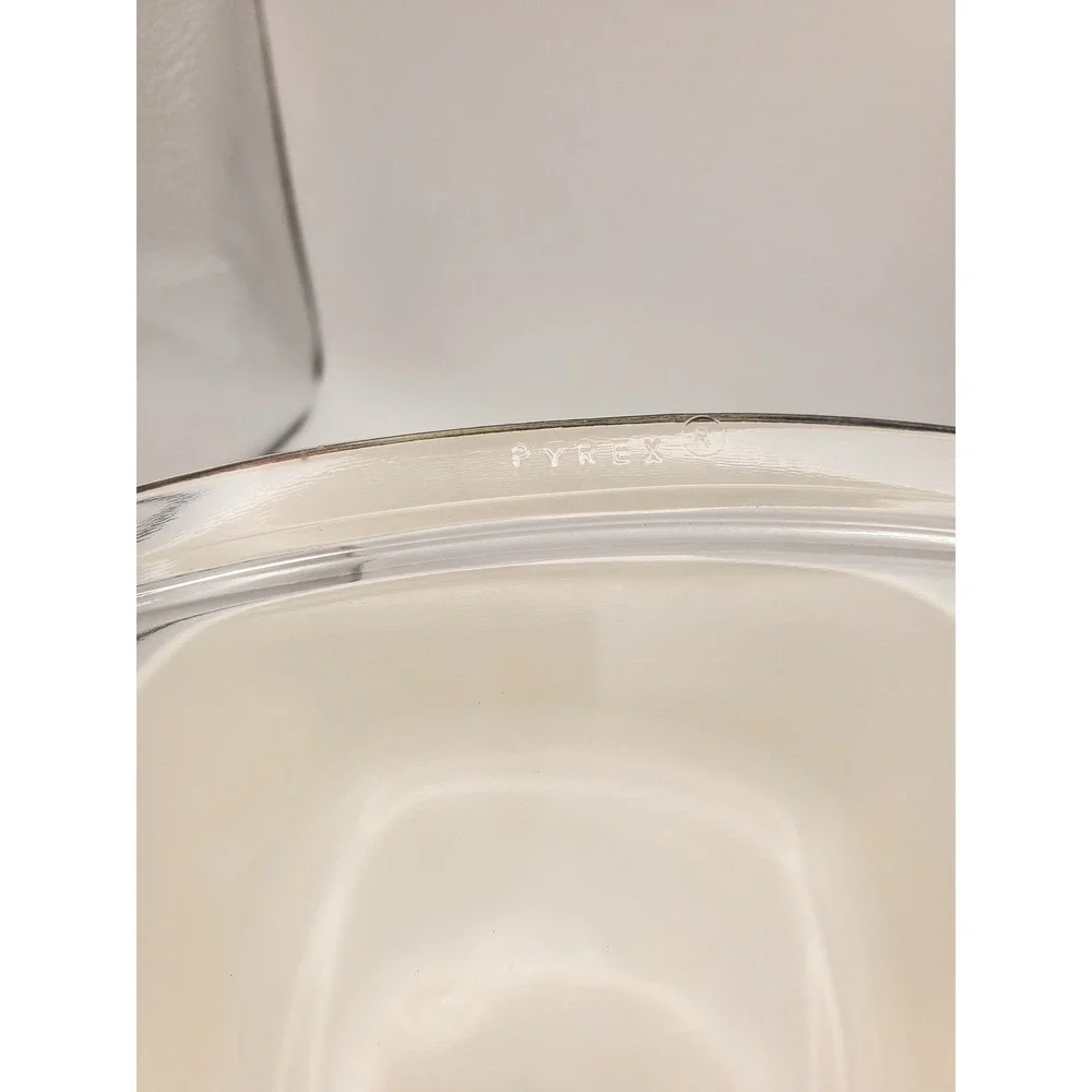 Vintage Corning Ware Trefoil 2.5 Qt Casserole Dish w/ Pyrex Lid